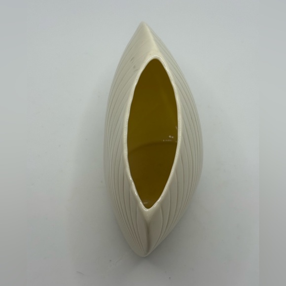 Spiral Shell Vase, Belleek Vase, Irish Vase, Belleek China, Irish Porcelain - Picture 3 of 6